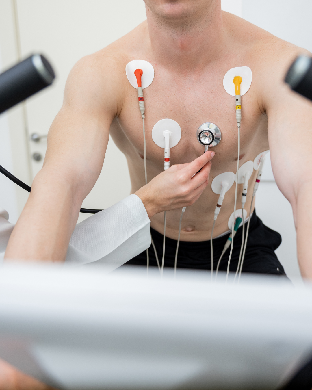 visita medico sportiva con ecg o test da sforzo.